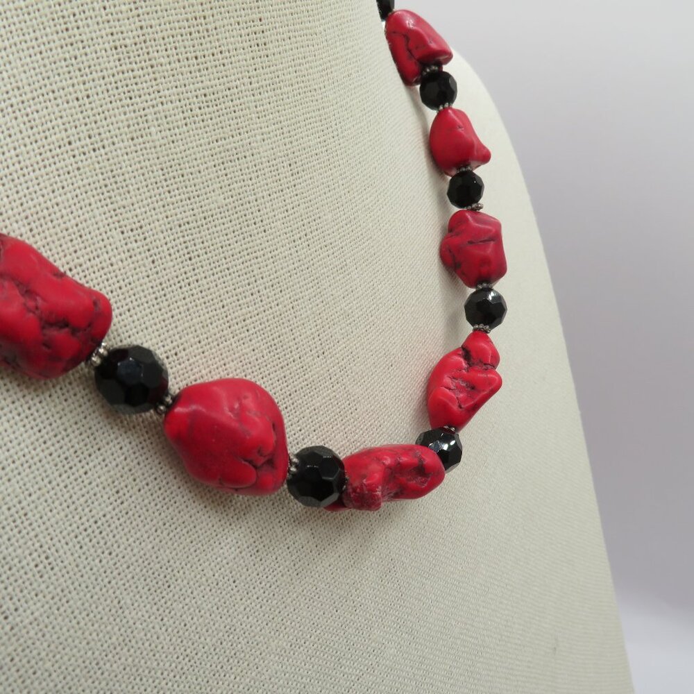 Vintage Coral Beaded Necklace Sterling Silver Toggle Clasp - Picture 3 of 10